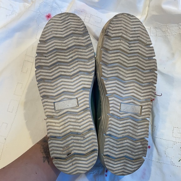 🤍Steve Madden🤍 Distressed Platform Sneakers. Size 7.5 - Picture 6 of 7